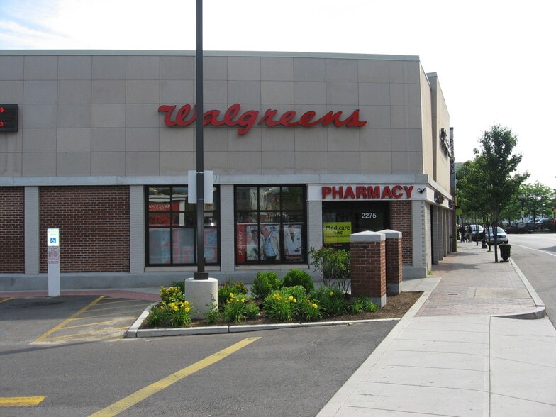 More Photos Of 2275 Washington St, Roxbury Freestanding For Lease