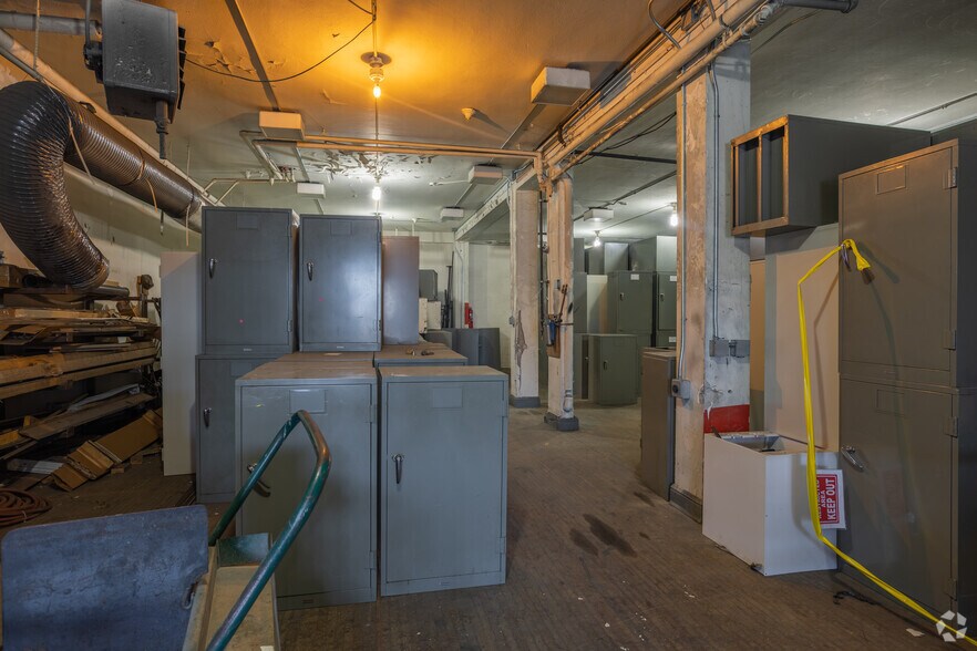 More Photos Of 1873 E 55th St, Cleveland Warehouse For Sale