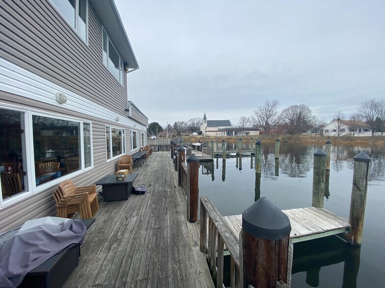 More Photos Of 14442 Solomons Island Rd, Solomons Restaurant For Lease