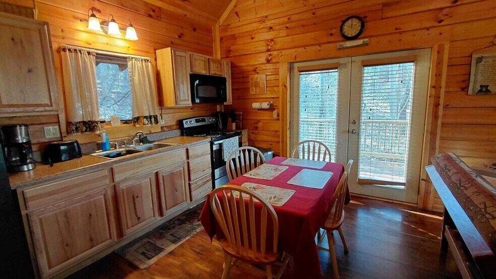 More Photos Of 504 Mountain View School Rd, Robbinsville Hotel For Sale