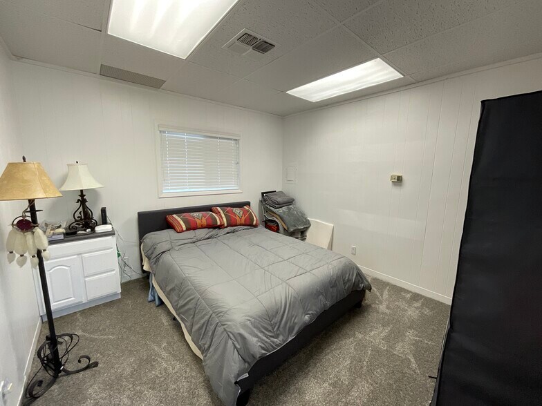 More Photos Of 8356 Silver Creek Dr, Show Low Office For Sale