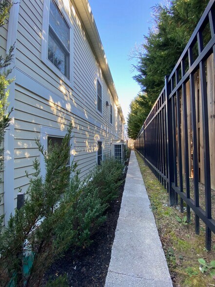 More Photos Of 11623 Philadelphia Rd, White Marsh Medical For Sale