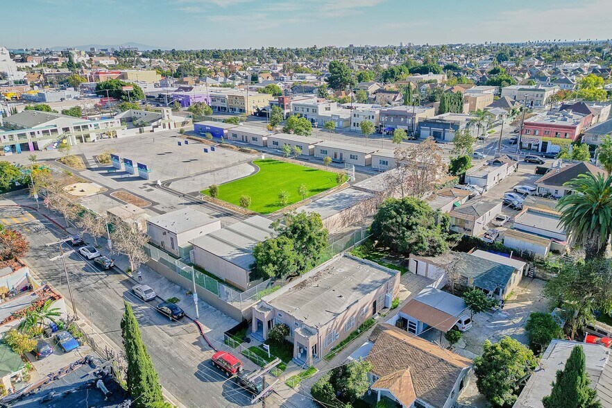 More Photos Of 3030 W 12th Pl, Los Angeles Land For Sale