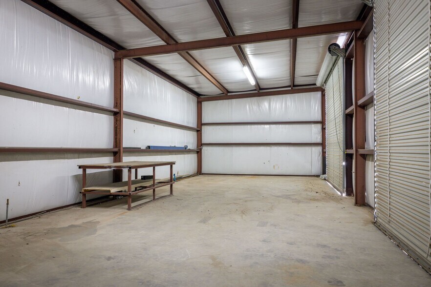 More Photos Of 180 Spring Mountain Dr, Canyon Lake Distribution For Sale