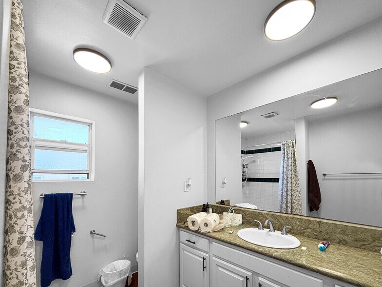 More Photos Of 204 Sunset Blvd, Hayward Apartments For Sale