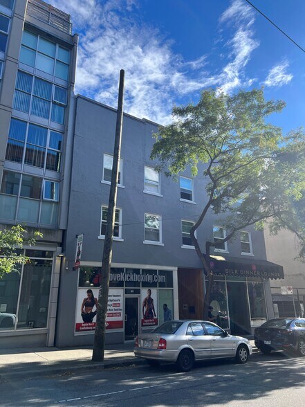 More Photos Of 134-136 Powell St, Vancouver Storefront Retail Office For Lease