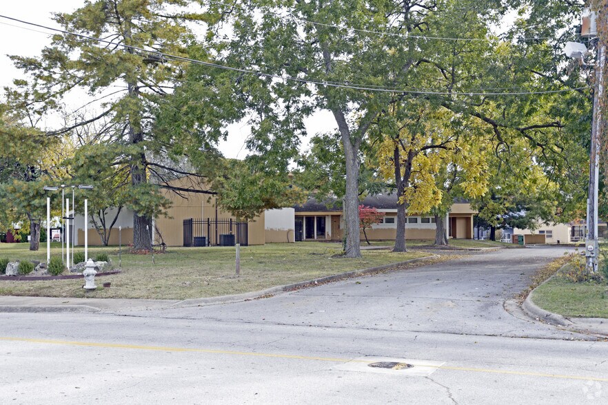 More Photos Of 1114 Poplar Pl, Rogers Medical For Sale