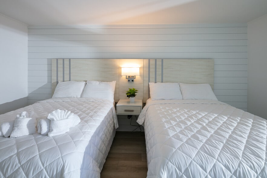 More Photos Of 501 N Ocean Blvd, Myrtle Beach Hotel For Sale