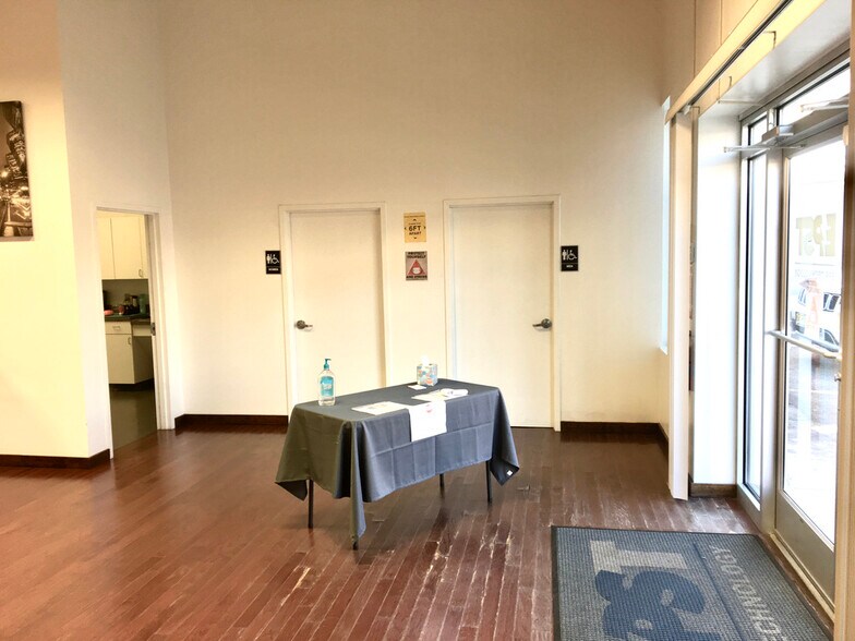 More Photos Of 2 Amboy Ave, Woodbridge Warehouse For Lease