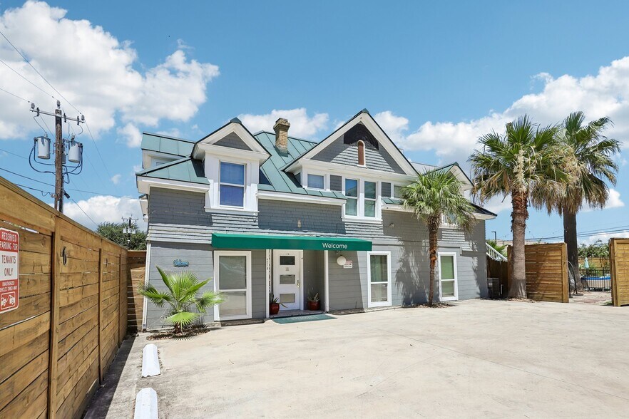 More Photos Of 421 Howard St, San Antonio Hospitality For Sale
