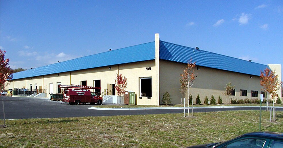 More Photos Of 713 E Ordnance Rd, Baltimore Unknown For Lease