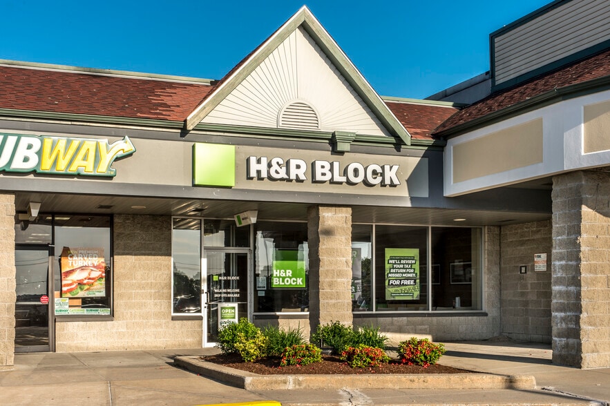 More Photos Of 4171 N Main St, Fall River Unknown For Lease