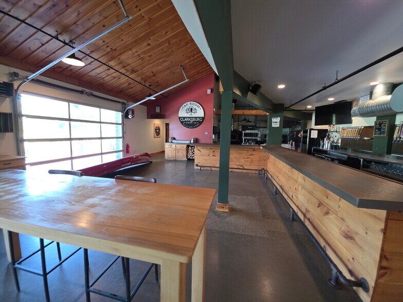 More Photos Of 4493 Walden Ave, Lancaster Office For Sale