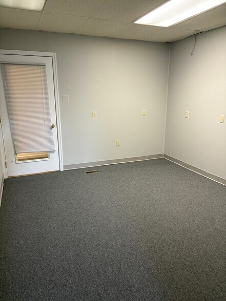 More Photos Of 409 Easton Rd, Willow Grove Office For Lease