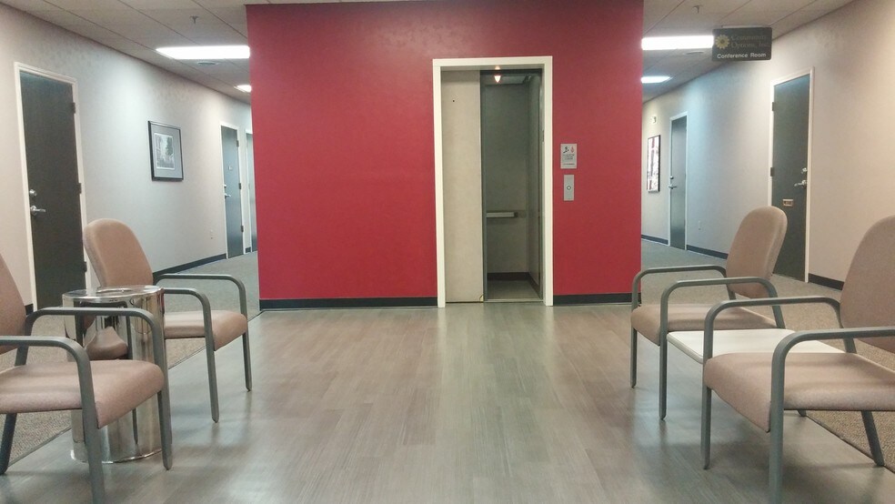 More Photos Of 1300 Andrea St, Bowling Green Office For Lease