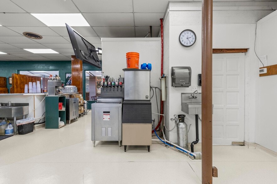 More Photos Of 348 Market St, Colusa Restaurant For Sale