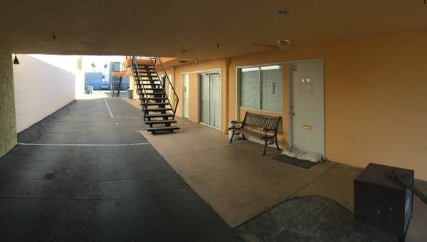 More Photos Of 6740 Vesper Ave, Van Nuys Medical For Lease