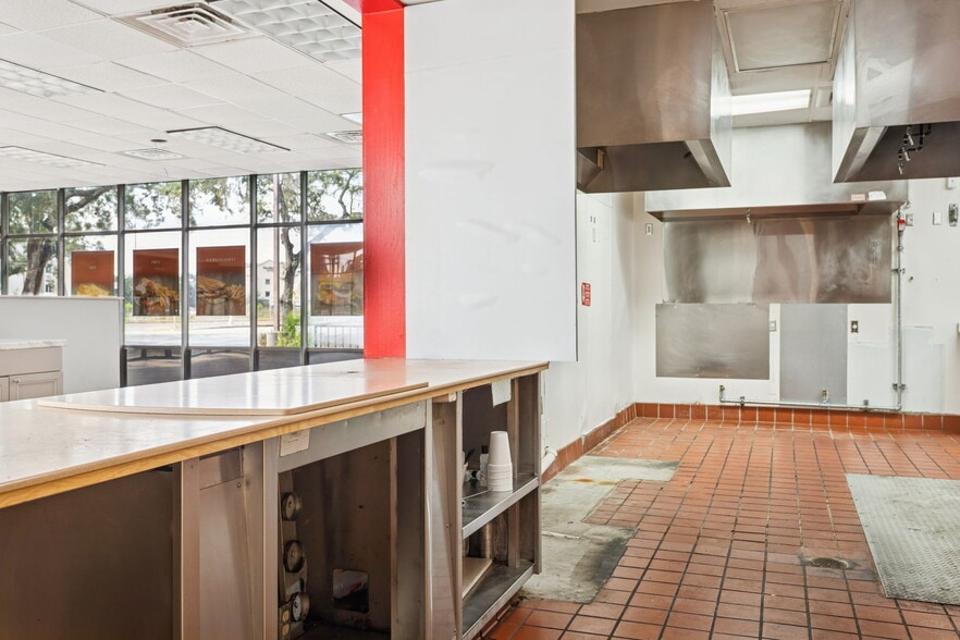 More Photos Of 6620 E Dr Martin Luther King Jr Blvd, Tampa Fast Food For Lease
