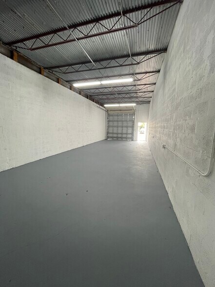 More Photos Of 1800-1838 NW 29th St, Oakland Park Warehouse For Lease
