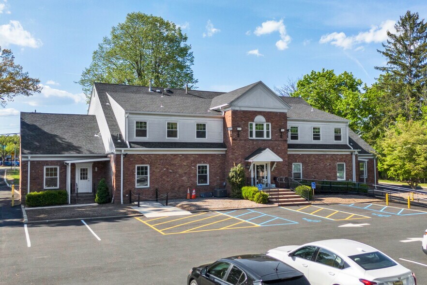 More Photos Of 215 Old Tappan Rd, Old Tappan Medical For Lease