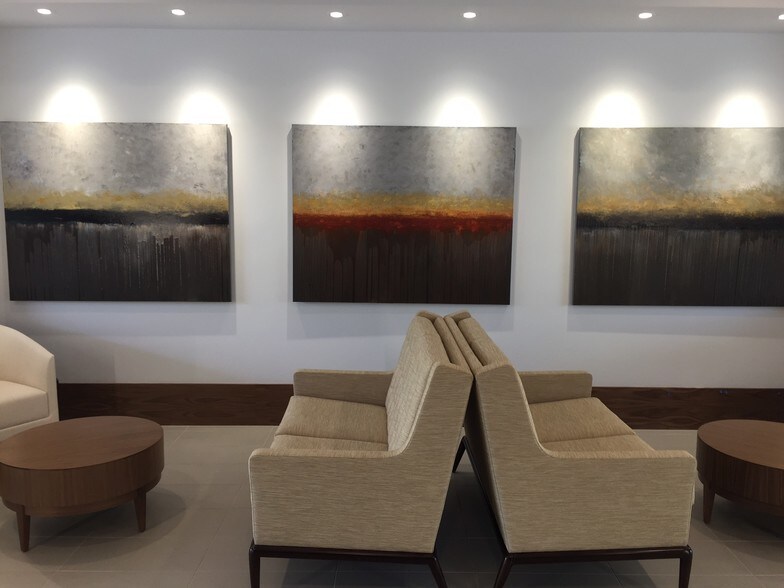 More Photos Of 17200 N Perimeter Dr, Scottsdale Office For Lease