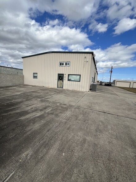 Primary Photo Of 4818 Gemini St, Corpus Christi Warehouse For Sale