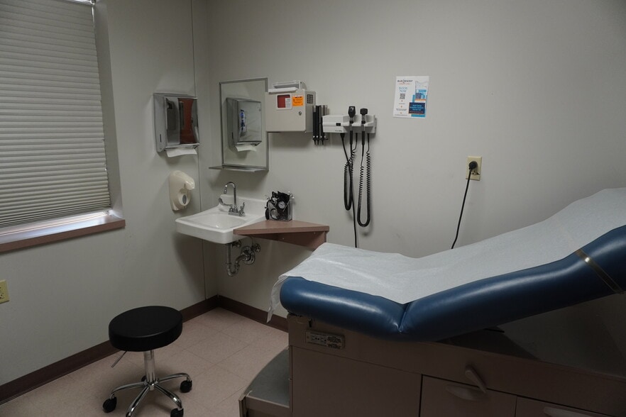 More Photos Of 3809 S 42nd St, Minneapolis Medical For Sale