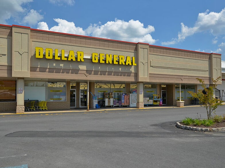 More Photos Of 321-355 N 3rd St, Oxford General Retail For Lease