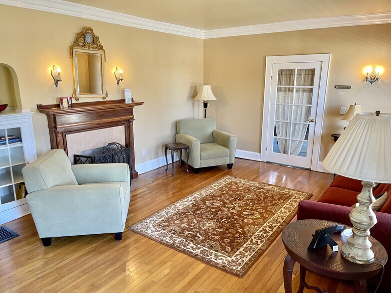 More Photos Of 440 S Perry St, Lawrenceville Office For Lease