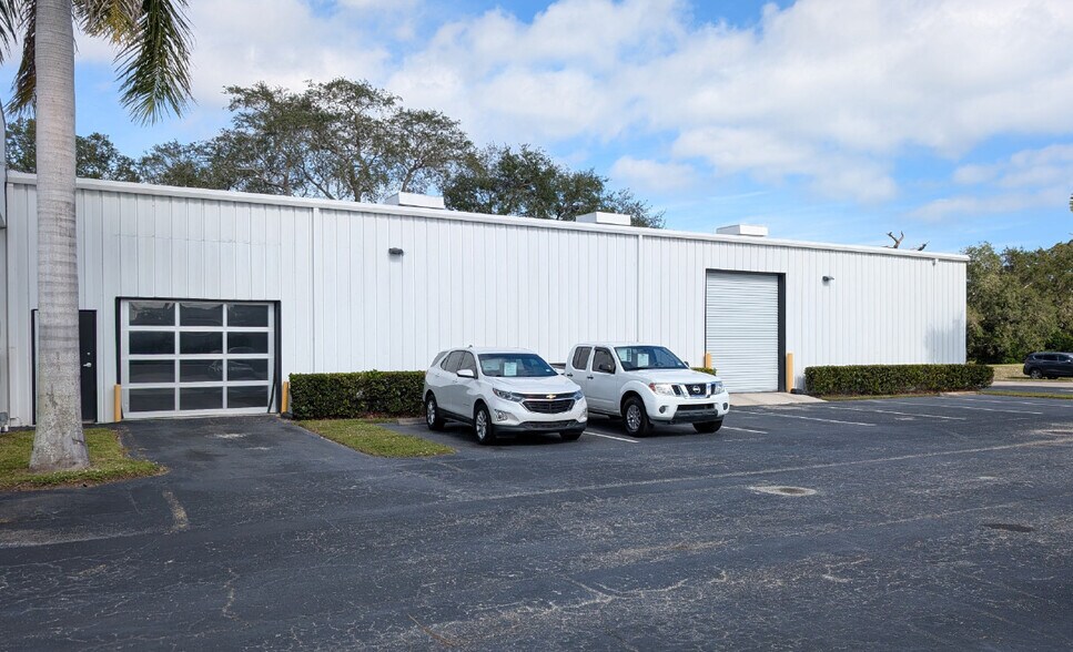 More Photos Of 5390 S US Highway 1, Fort Pierce Auto Dealership For Sale