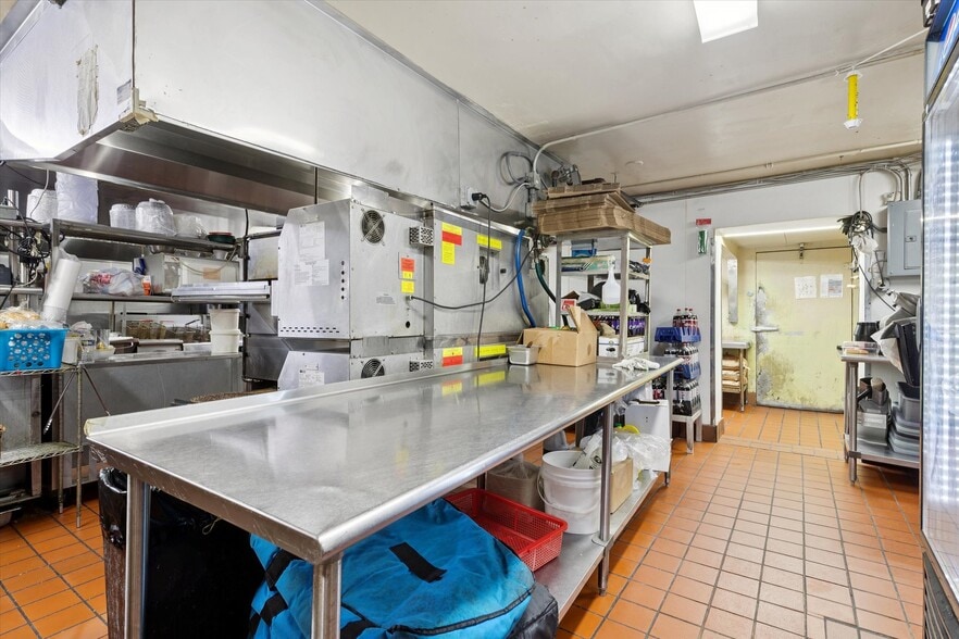 More Photos Of 1370 S Military Hwy, Chesapeake Restaurant For Sale