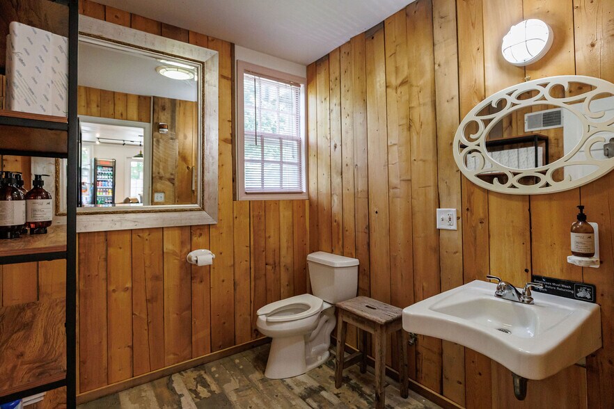 More Photos Of 139 S Main St, Sheffield Freestanding For Sale