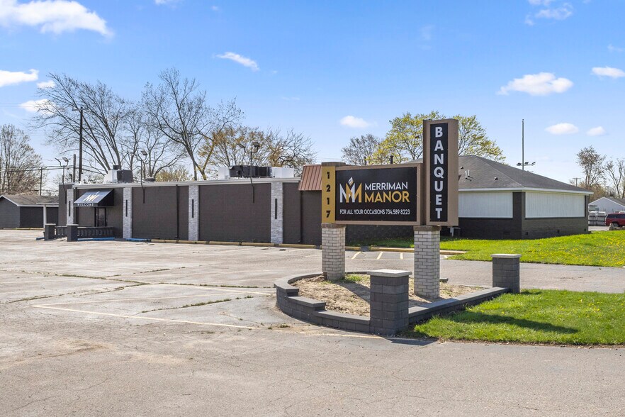 More Photos Of 1217 S Merriman Rd, Westland Lodge Meeting Hall For Sale