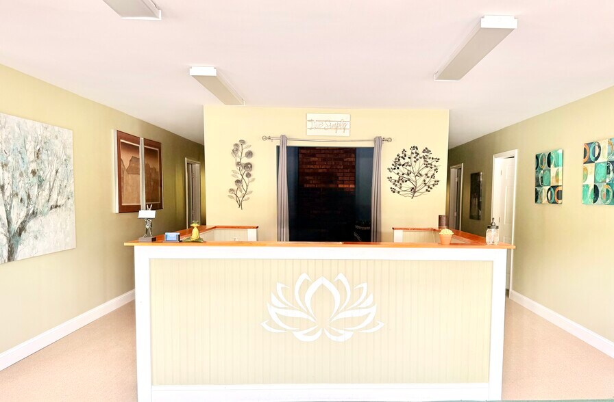 More Photos Of 6985 Woodstock Rd, Hartford Office For Lease