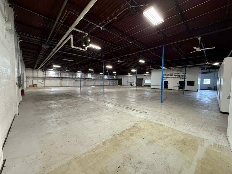 More Photos Of 1081 W 35th St, Norfolk Warehouse For Lease