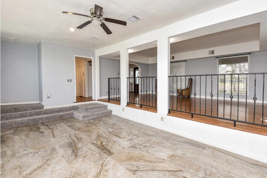 More Photos Of 4916 Old Spanish Trl, Houston Flex For Lease