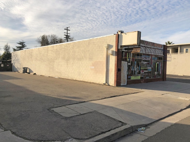 More Photos Of 915 N Fulton St, Fresno Storefront For Lease