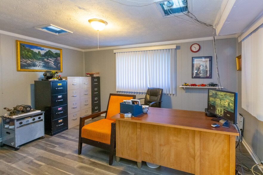 More Photos Of 417 Barton Dr, Forest Park Apartments For Sale