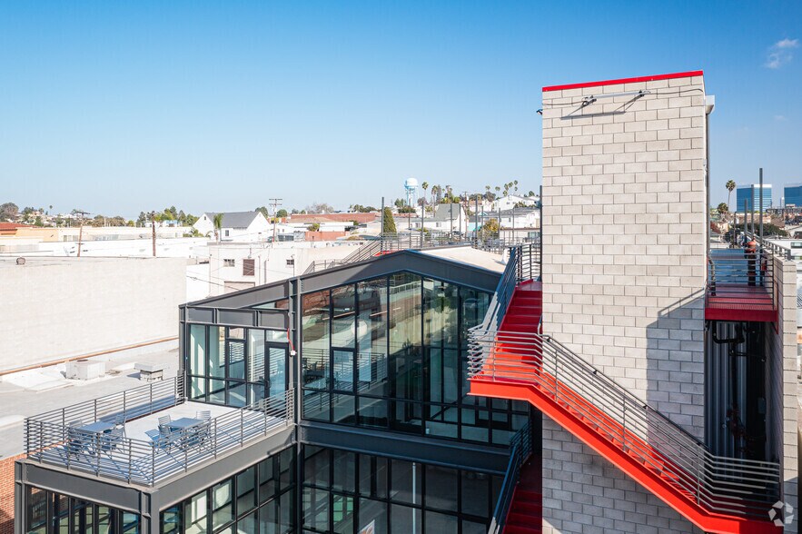 More Photos Of 212 Eucalyptus Dr, El Segundo Office For Sale