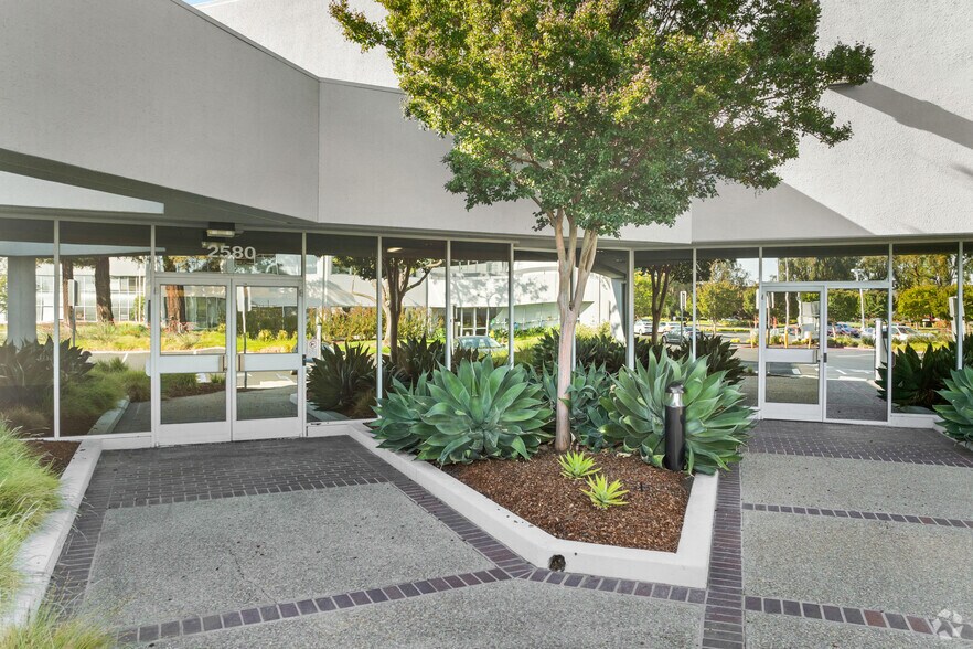 More Photos Of 2580-2584 Junction Ave, San Jose Research And Development For Lease