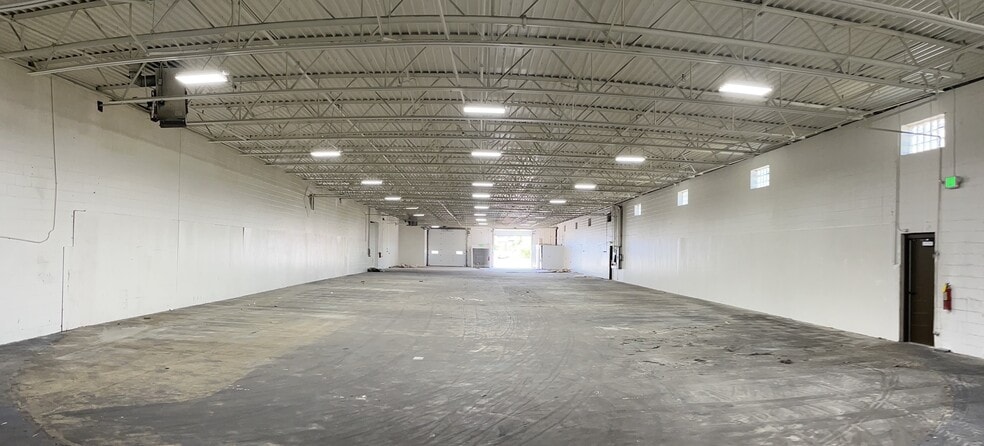 More Photos Of 1700 W Lusher Ave, Elkhart Warehouse For Sale