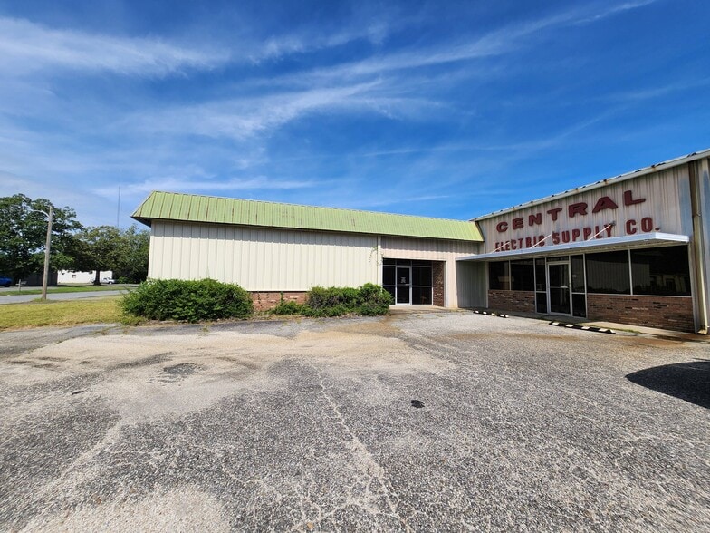 Primary Photo Of 3017 S Midland Dr, Pine Bluff Warehouse For Sale