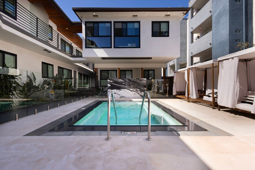 More Photos Of 1267 N Laurel Ave, West Hollywood Apartments For Sale