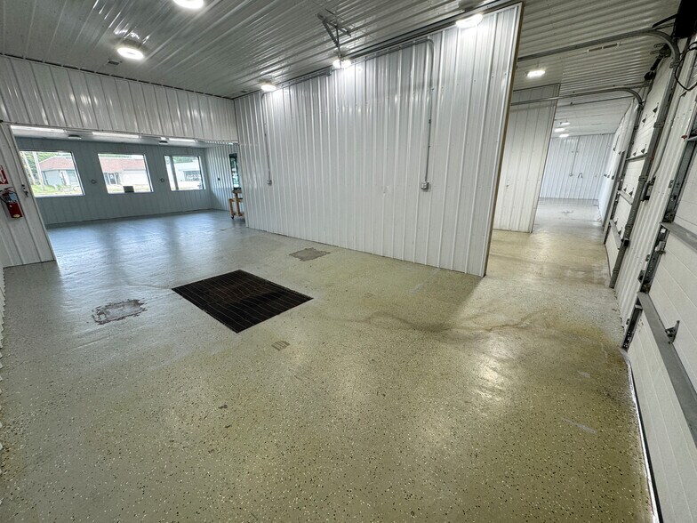 More Photos Of 1424 Army Post Rd, Des Moines Carwash For Sale