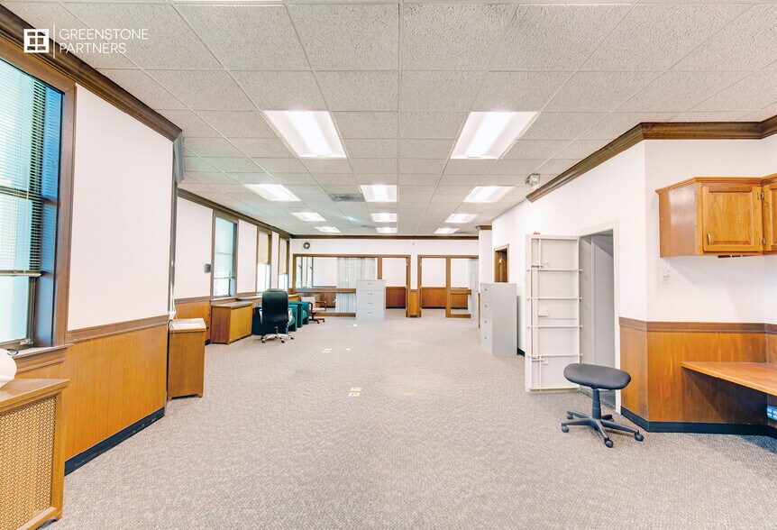 More Photos Of 104 N Oak Park Ave, Oak Park Office For Sale