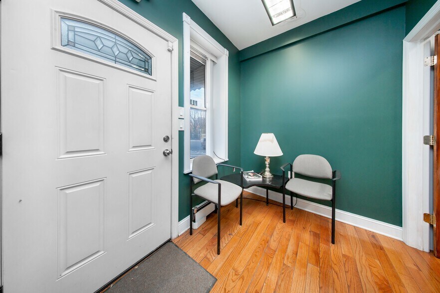 More Photos Of 2334 Sound St, Astoria Medical For Lease