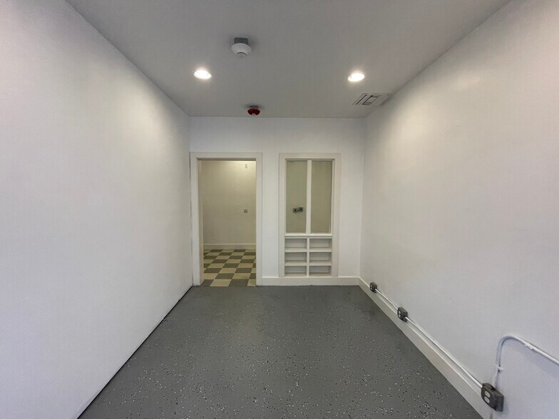 More Photos Of 1925 Francisco Blvd E, San Rafael Light Manufacturing For Lease