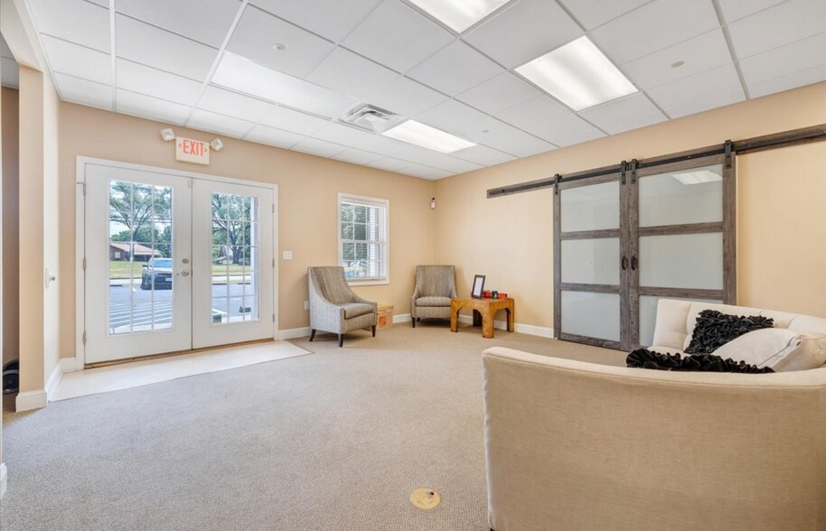 More Photos Of 1101-1109 Electric Rd, Salem Medical For Lease