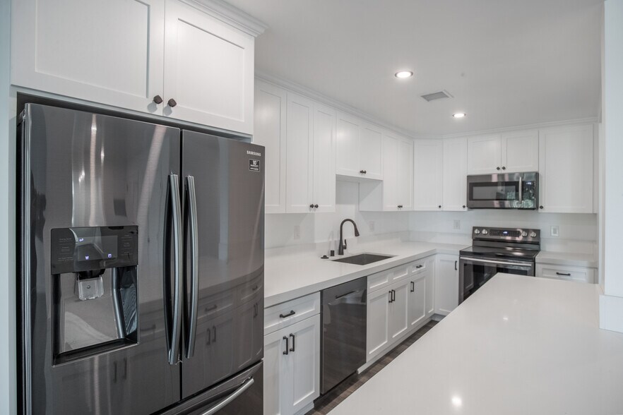 More Photos Of 1115 14th St, Santa Monica Apartments For Sale