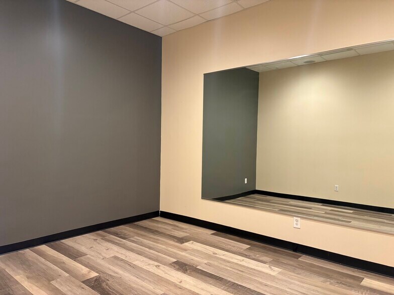 More Photos Of 4 Lexington Ave, East Brunswick Unknown For Lease